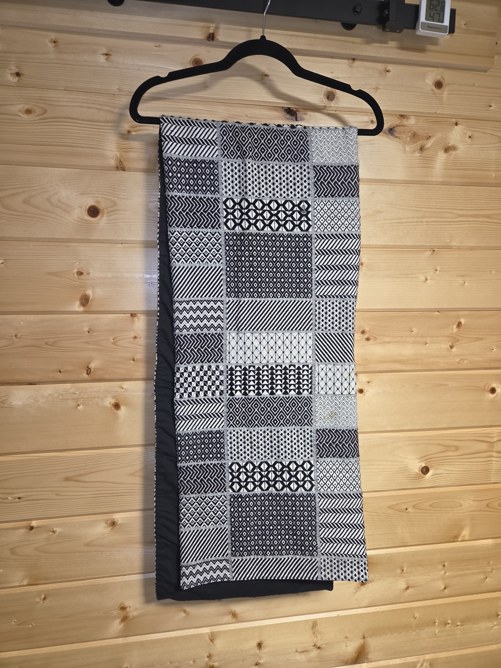 Black & White Geometric Table Runner - - Picture 1 of 3